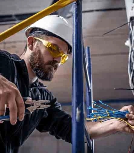 Todo para trabajar la electricidad de tu hogar aquí en Cochez.